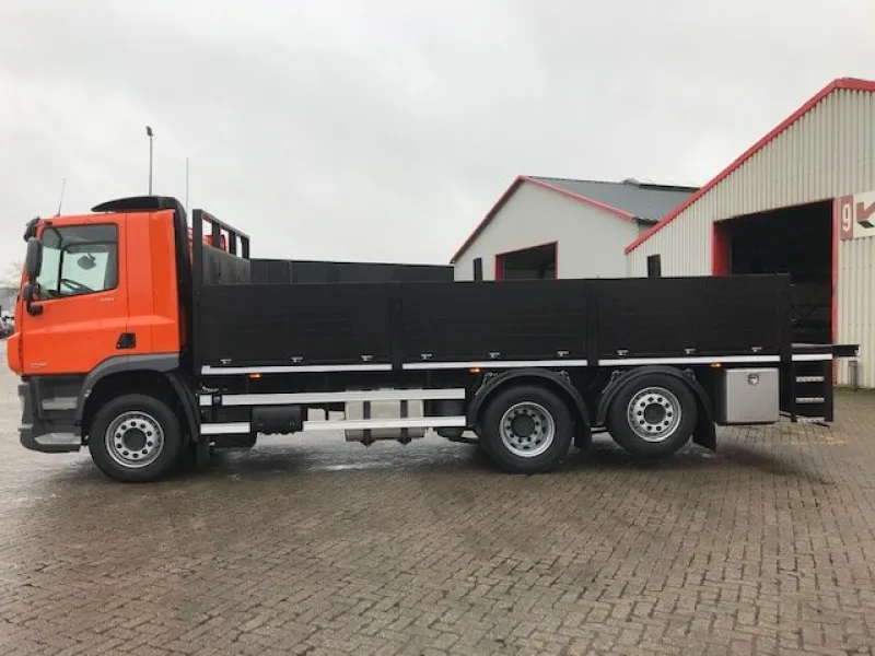 Stenenwagen carrosseriebouw zijaanzicht hoogwaardige afwerking